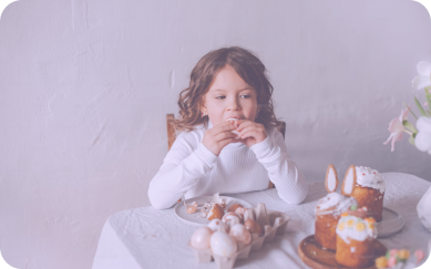 Copil care mananca sanatos Copil care mananca sanatos